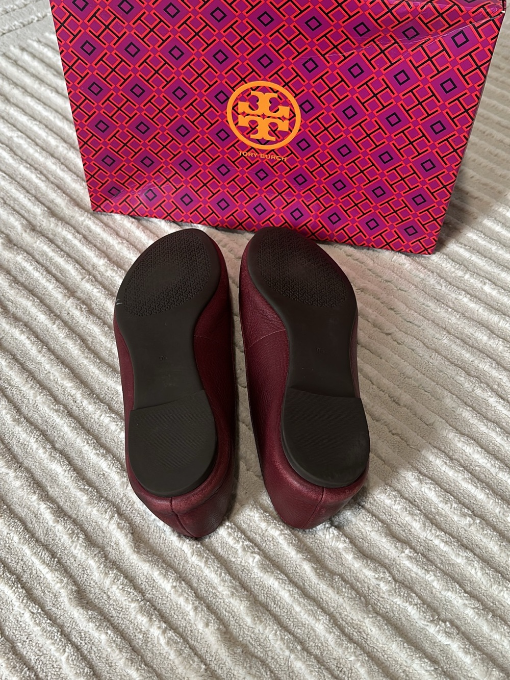 Tory Burch Maroon Leather Logo Ballet Flats - Picture 2 of 2